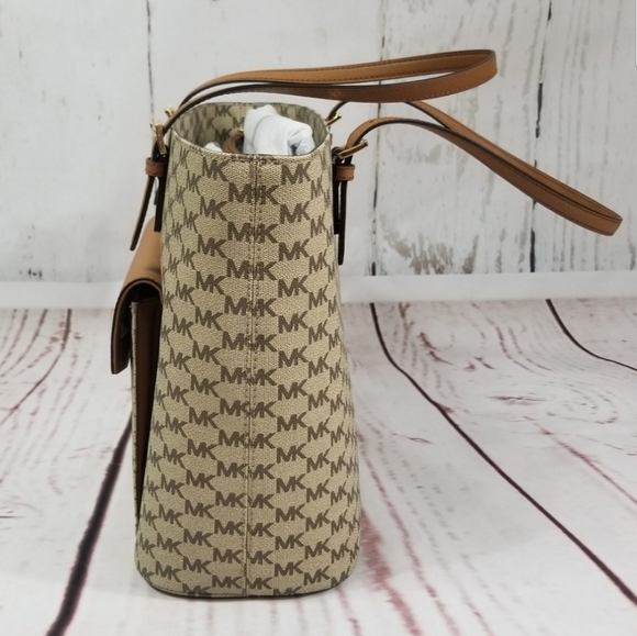 MICHAEL KORS Jet Set LG Pkt Tote w/Matching Wallet - Picture 3 of 8